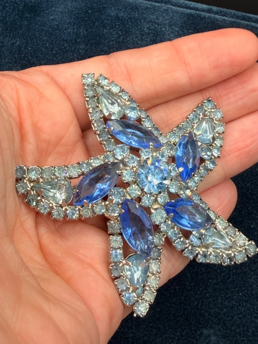 Weiss Fashion with Vintage Vintage & Antique Brooches & Pins for
