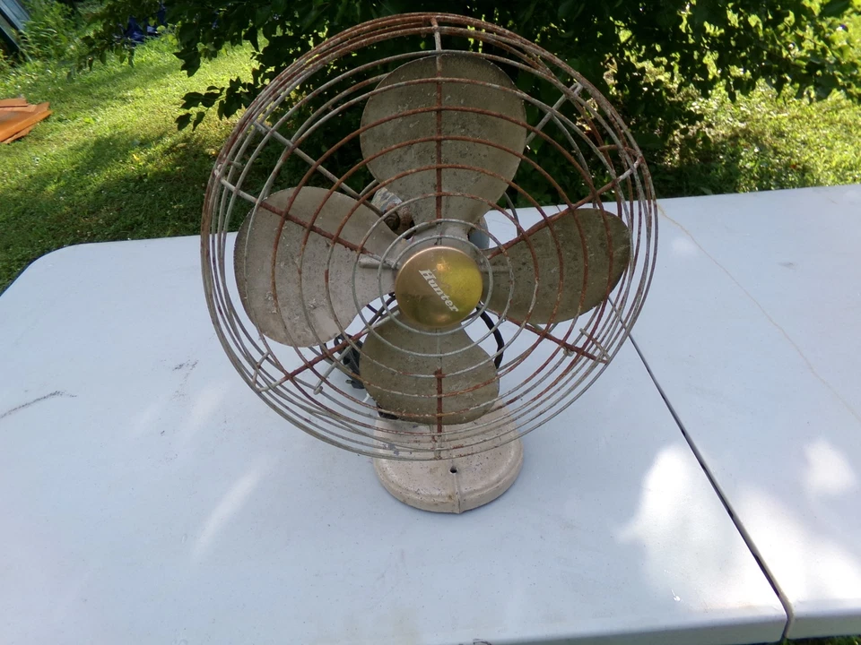 Ventilador de mesa Hunter 2 velocidades funcionando - Imagem 2 de 4