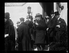 Photo:Andrew W. Mellon Group 1925 Men in Top Hats Outdoor Steps