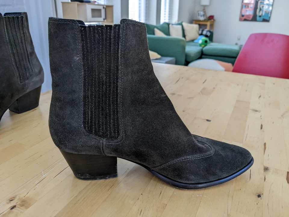 Botas de pantorrilla baja de gamuza verde oliva occidental con gancho ASH con tacones de 2 pulgadas. Talla 39-US 8 Foto 4 de 4