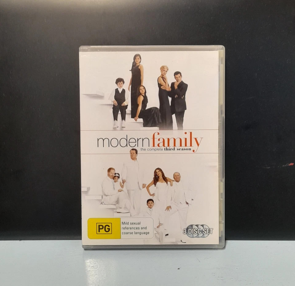 Modern Family TV Series On DVD Seasons 1-7 PAL Region 4 Good Condition  - image 4 of 4