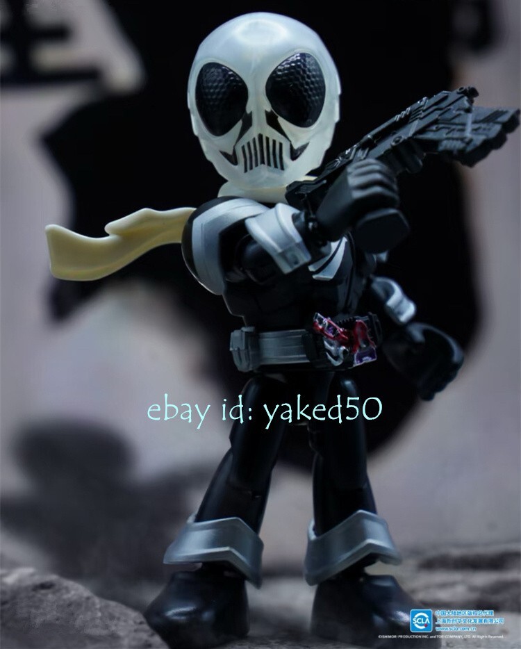 TOY2R Qee SKULL TOY蓄光フィギュア TOY2R Qee SKULL TOY蓄光フィギュア 特撮