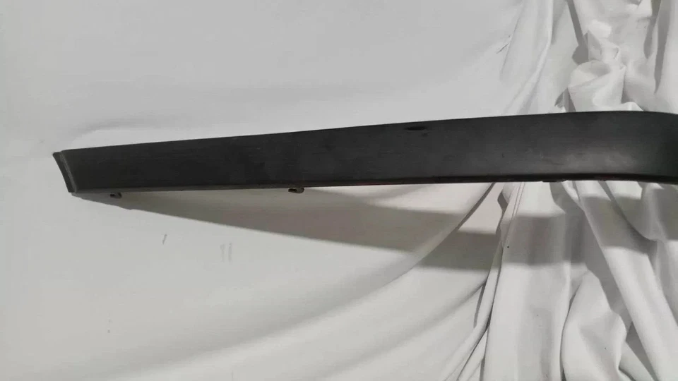 Tira de impacto de parachoques delantera izquierda negra original BMW 325i 1993-1995 vintage OEM Foto 3 de 4