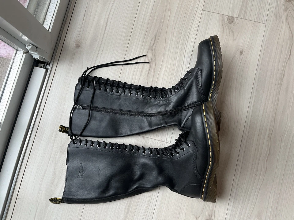 Dr. Martens Black Leather Knee High Boots Size 7 - Image 4 of 4