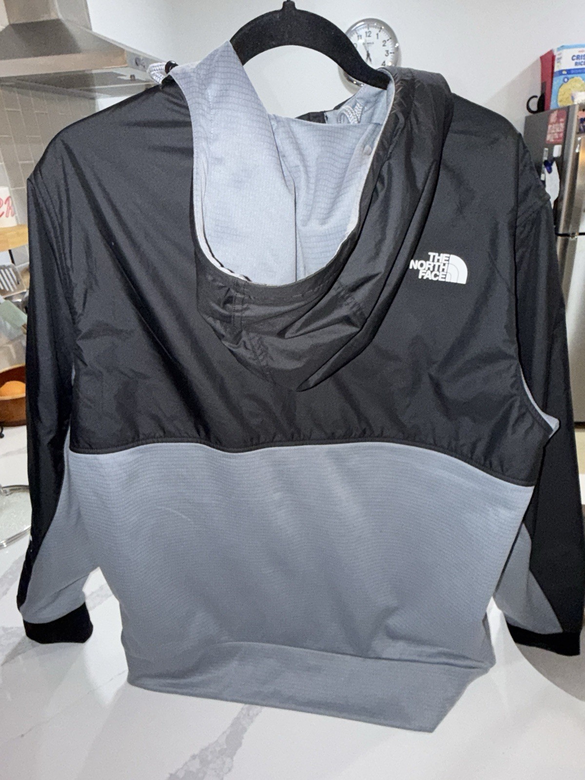 The North Face Microfleece Lined Windbreaker Ligh… - image 4