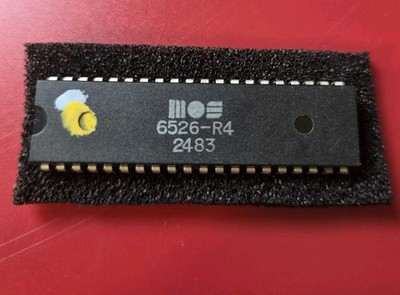 VINTAGE Commodore 64 MOS 6526 R4 2483 CIA SERIAL INTERFACE CHIP TEST OK