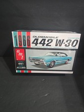 AMT 1966 OLDSMOBILE 442 W-30 HARDTOP 1/25 SCALE AMT1432 SKILL 2 NEW SEALED