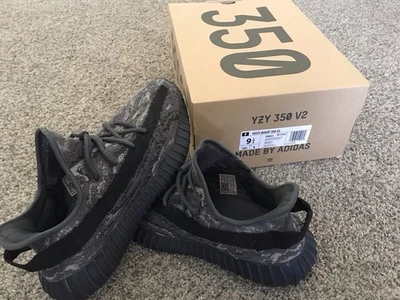 yeezy boost 350 black box V2 Mono Cinder A contrasting black streak adorns the lateral side with signature SPLY CARBON/ ASRIEL Adidas YEEZY 350v2