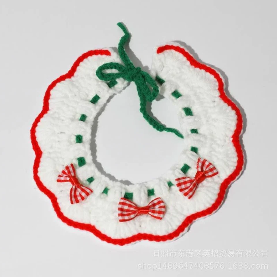 Lindo collar de Navidad hecho a mano para mascotas con lazos Foto 2 de 3