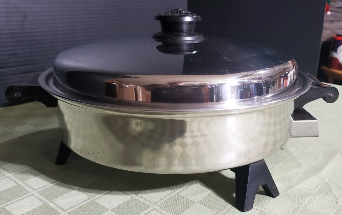 Vtg SALADMASTER Stainless Steel #7817 Electric Skillet Submersible
