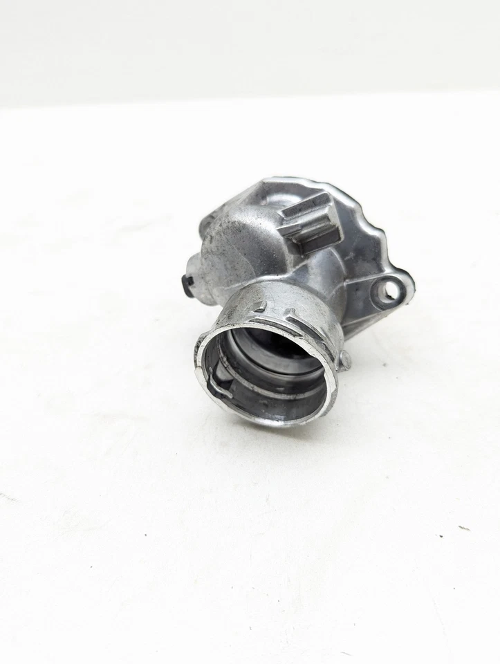 05-15 Mercedes W203 C230 C300 E350 Engine Coolant  Housing Thermostat  - Image 4 of 4