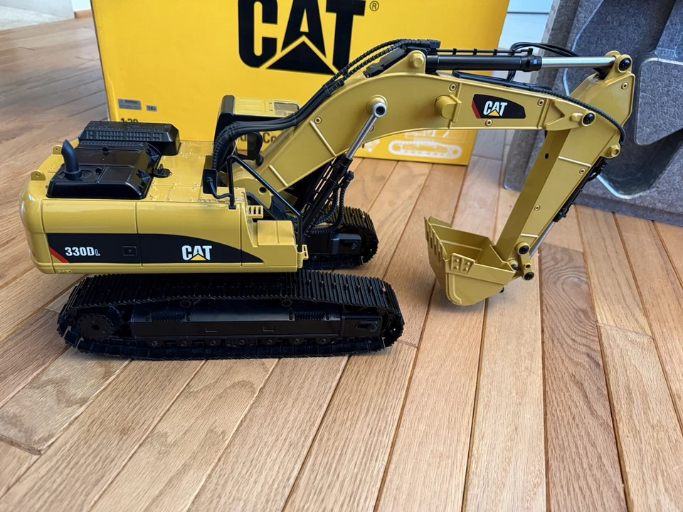💥DieCast Masters 1:20 Caterpillar 330D L Diecast RC Excavator Item 280001💥 - Image 4 of 4