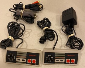 1988 NINTENDO NES CONTROL DECK CONSOLE BUNDLE W/ MARIO MATTEL CANADIAN BOX CIB