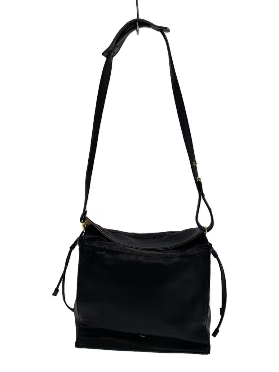 VASIC Shoulder Bag -- Black