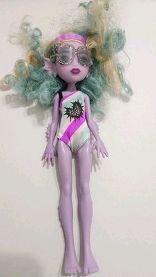 8.5  Tall Monster High 2016 Kelpie 