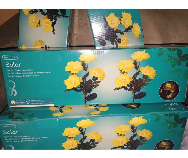 Lumineo Solar Flower Stake Lights Outdoor Decorative Set of 2, Multi-Color