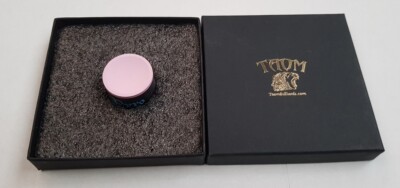 TAOM PYRO PINK SNOOKER POOLKREIDE, HERGESTELLT IN FINNLAND IN TAOM PRÄSENTATIONSBOX