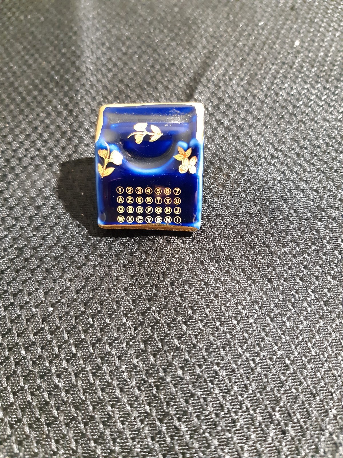 Picture 1 of 4