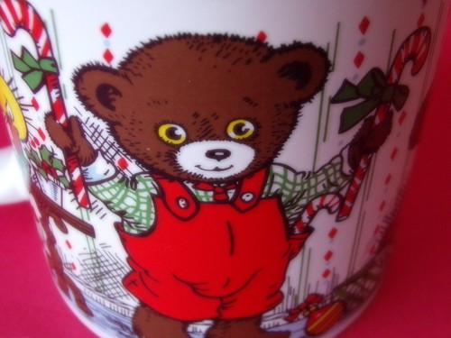 Christmas Coffee Mug Anthropomorphic Teddy Bear 1984 Potpourri Press 12 oz Japan - Picture 6 of 8