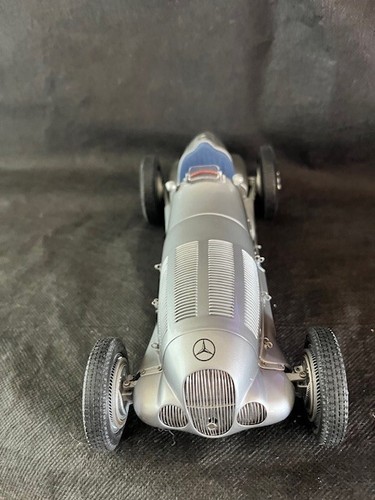CMC 1:18 M-031 MERCEDES BENZ W125 1937 GRAN PREMIO STAGIONE AUTO CAMPIONE - Foto 8 di 11