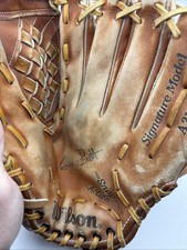 Wilson Signature A2124 George Brett Baseball Glove RHT Signature Model