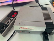 NES Mini Console Nintendo Entertainment System - 1 Controller - Cosmetic Damage