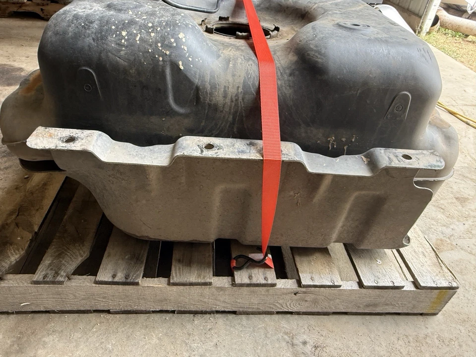 Dodge Ram 5500 2011 diésel 52 gal tanque de combustible 05031026 Foto 3 de 4