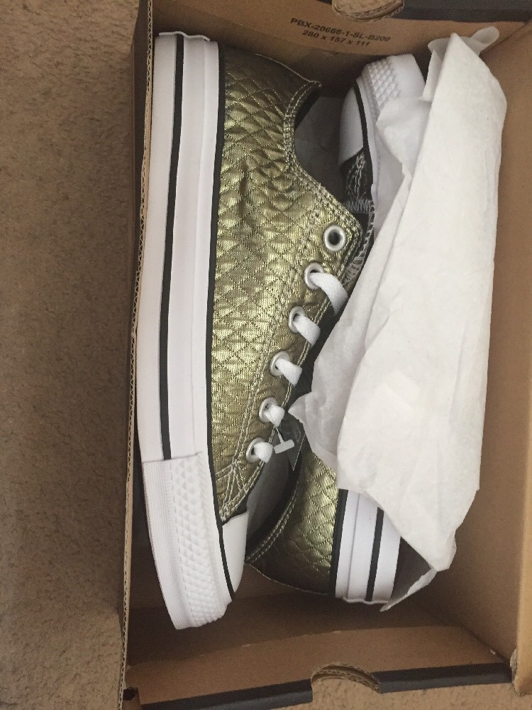 BNWB GOLD QULITED CONVERSE TRAINERS SIZE 5 BNWB GOLD QULITED CONVERSE TRAINERS SIZE 5