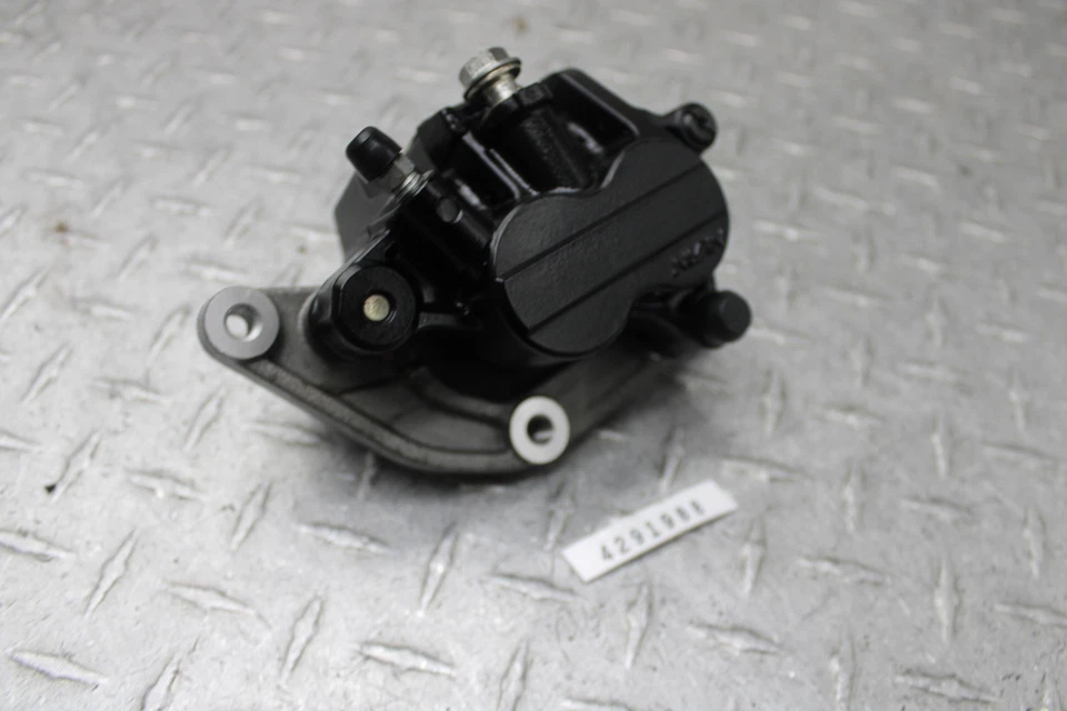 2015 SUZUKI GW250Z LEFT FRONT BRAKE CALIPER 59300-48H11 - Image 2 of 4
