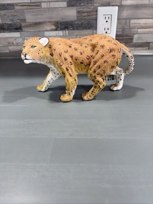 Rare 1997 ERTL WILDS OF AFRICA SERIES Safari Wildlife Animal Figure LEOPARD