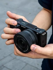 Sony Alpha ZVE10 4K Mirrorless Interchangeable Lens 16-50mm w/Battery Tested