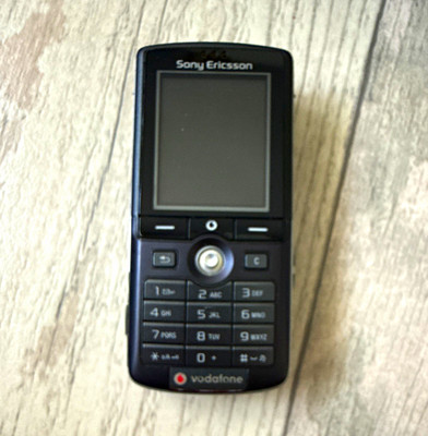Sony Ericsson Tastenhandy schwarz/silber Vodafone Branding mit Kamera, MS Duo