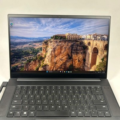 Razer Blade 15 i7-9750H 2.6GHz 16GB RAM 256GB SSD 1TB SSD GeForce GTX 1660 Ti