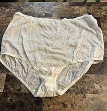 VINTAGE VANITY FAIR GRANNY PANTY  SIZE 9. WHITE