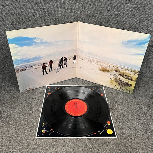 WINGS Venus And Mars 1975 LP Vinyl Record W/Sticker & 2 Posters McCartney NM/EX - Picture 3 of 12