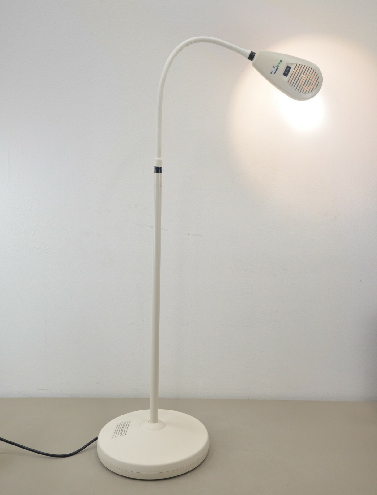 Welch Allyn LS-150 50W Halogen Exam Floor Light REF 44500