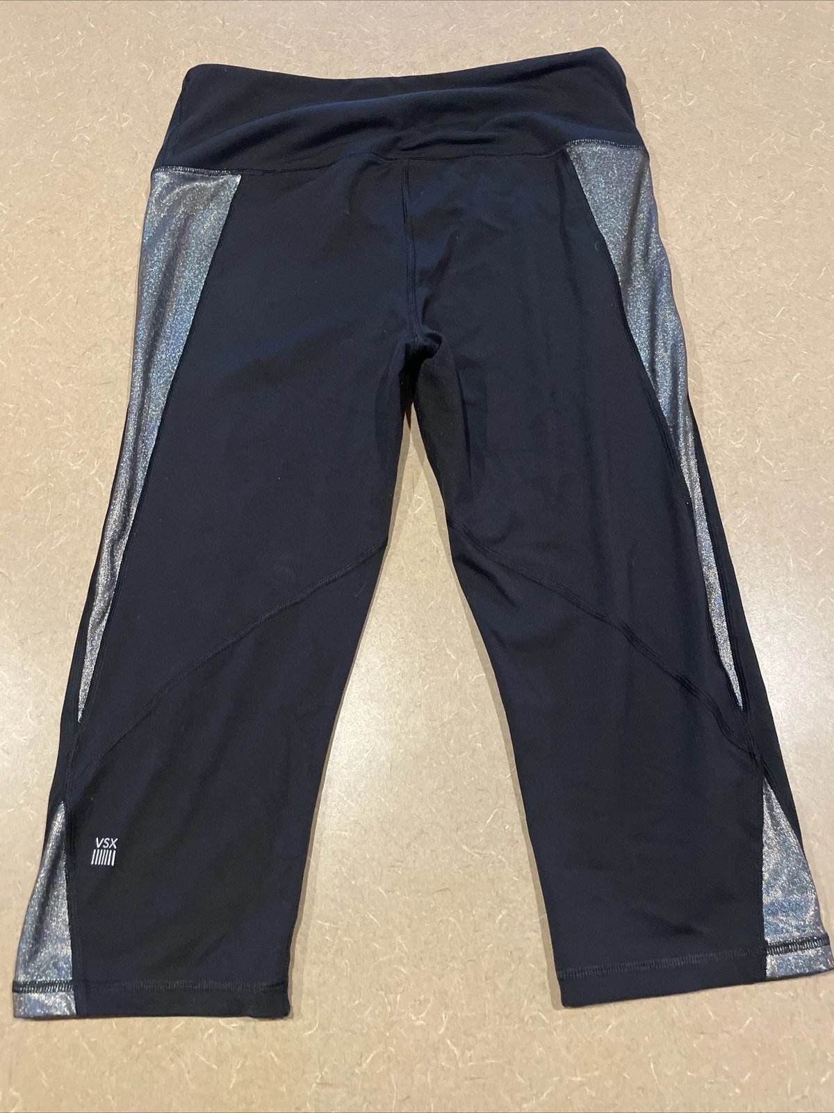 victoria-secret-vs ultimate capri leggings