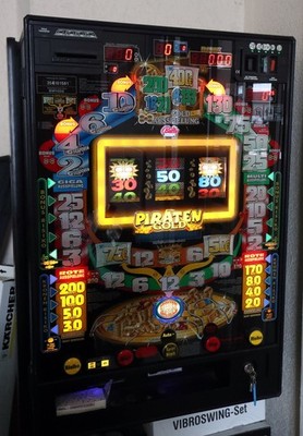 Geldspielgerät Bally Wulff Piratengold mit Schrank
