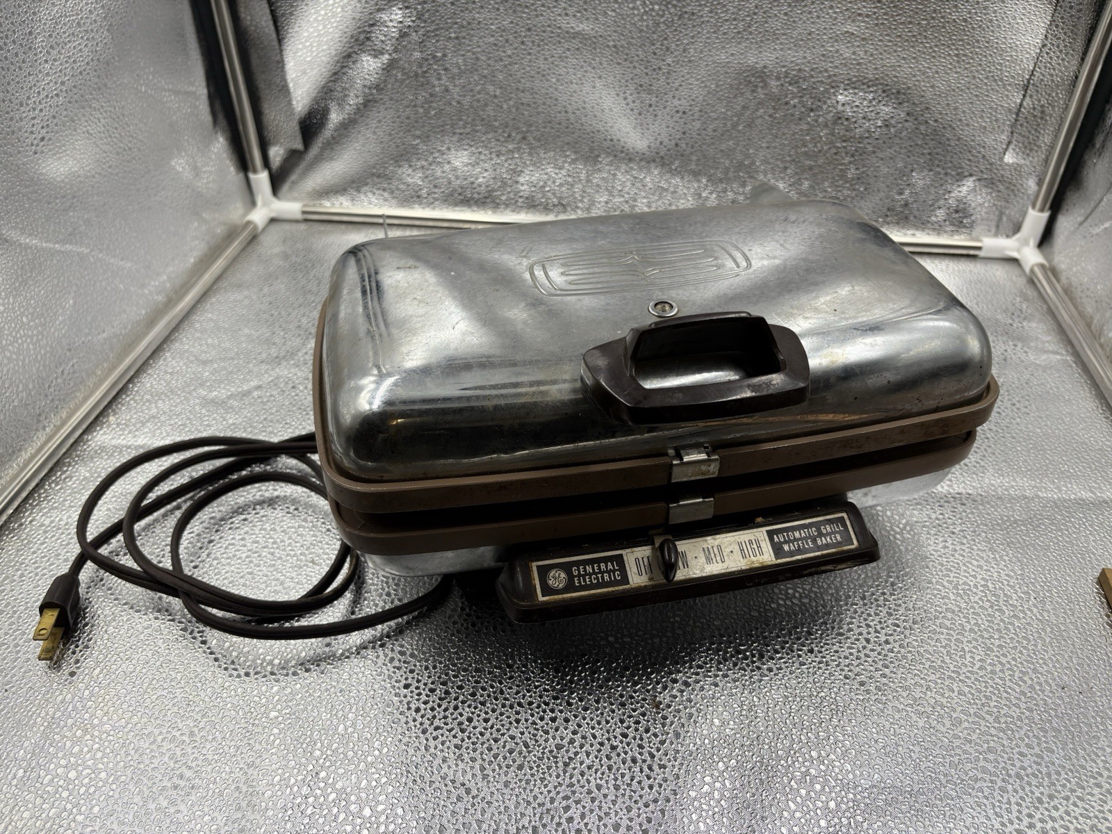 Vintage GE Chrome Automatic Waffle Baker 14G44T