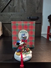 Disney Store Mickey’s Winter Wonderland 1996 Stocking Holder Lightpost