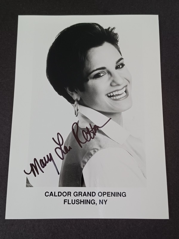 Mary Lou Retton Signed 5x7 Photo - Olympic Gymnastics