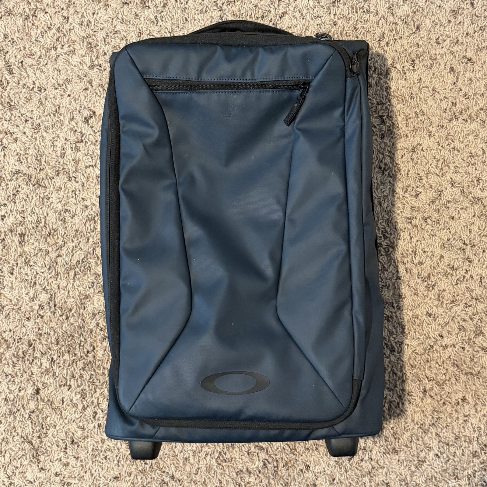 Oakley Endless Adventure RC Carry On 30L Rolling Travel Bag 