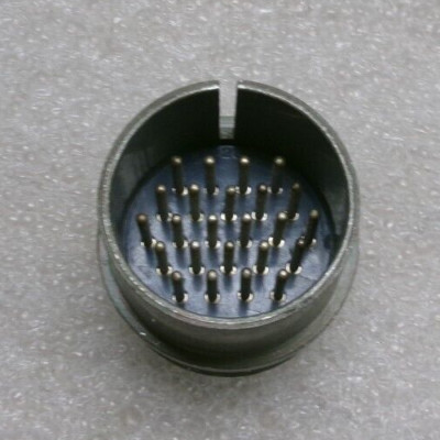 AMPHENOL 97-3106A24-28S CIRCULAR CONNECTOR PLUG 24-PIN  #290L