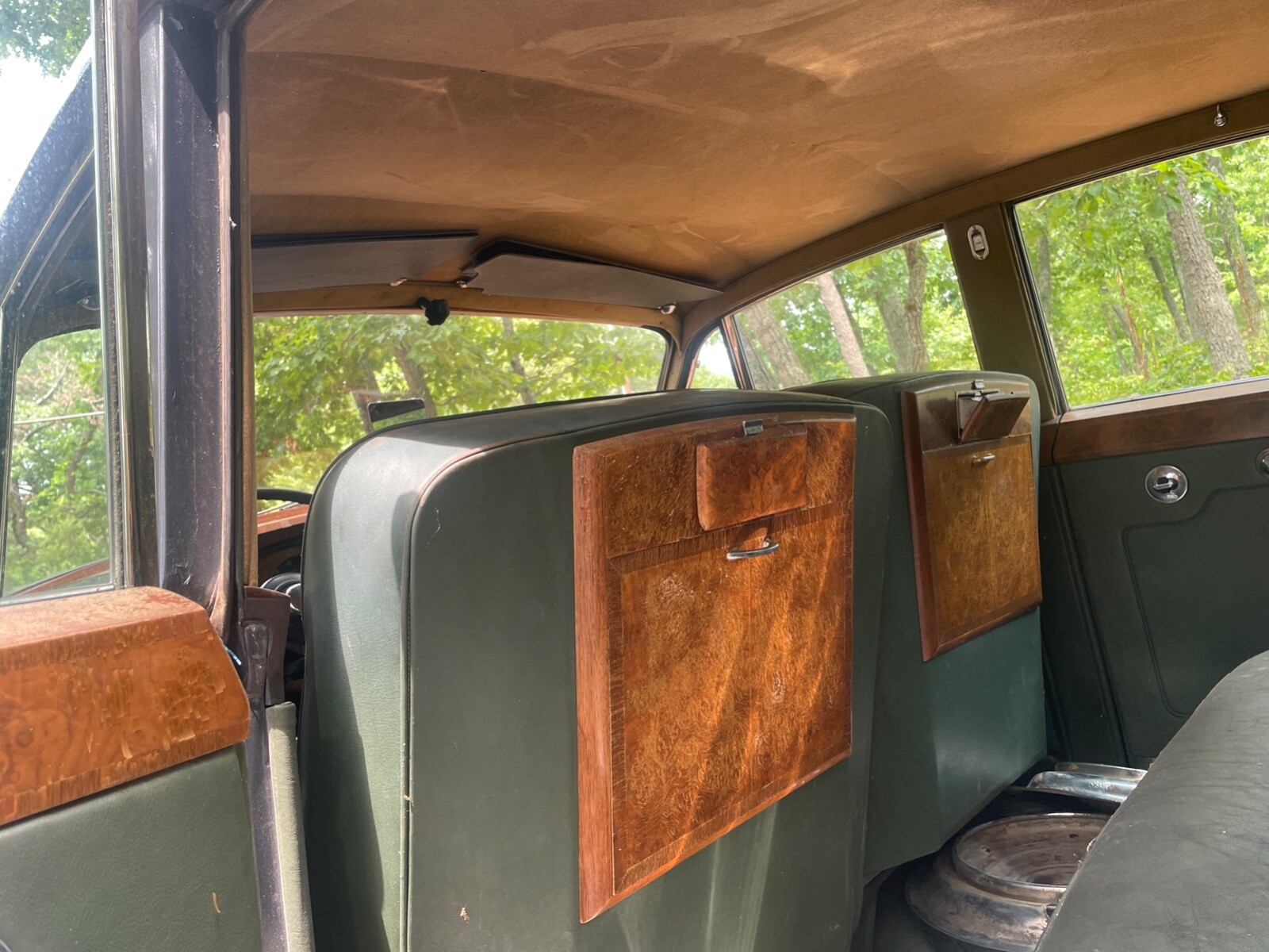 ROLLS ROYCE CLOUD BENTLEY AMP. THE WORLDS LARGEST 1946 TO 1965 USED INVENTORY
