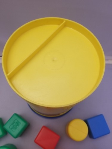 Fisher Price Shape Sorter Toy Preschool Yellow Blue Green Red Cube 1977 Vintage - Picture 5 of 9