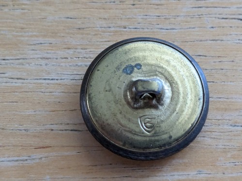 Vintage J. G. Hook anchor nautical button 7/8" diameter brass tone - Picture 4 of 4