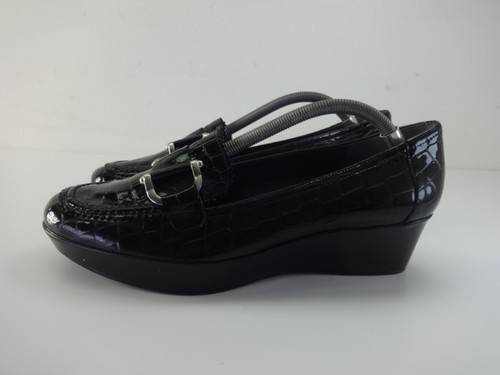 Zapatos para mujer STUART WEITZMAN talla 6 mocasines de charol negro sin cordones cuñas - Imagen 6 de 15