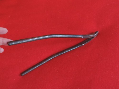 Antique Long Pliers 19th century Unusual Shape with Long Handles Tool - Picture 5 of 10