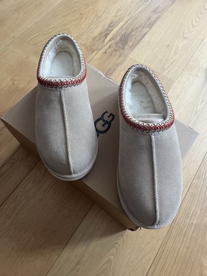 UGG Tasman Hausschuhe Slipper Beige Rot 43 Neu mit Karton Original Karton