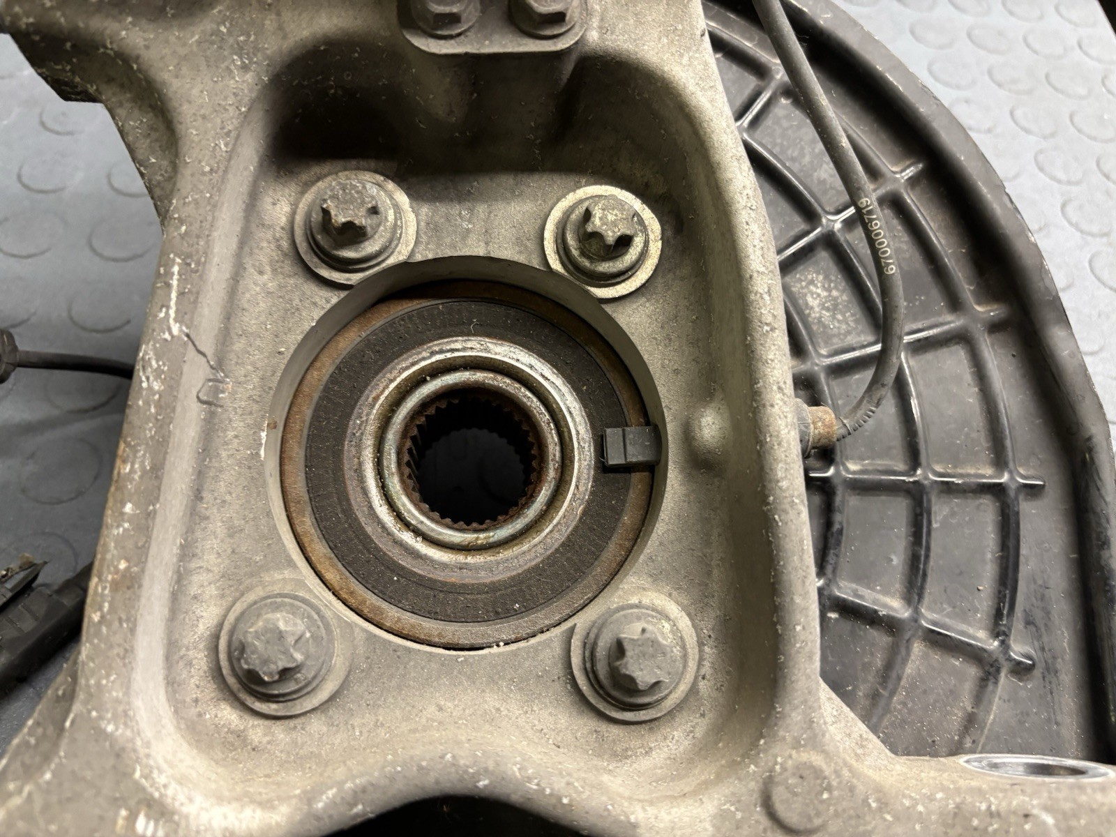 14-20 Maserati Ghibli M157 Front Right Wheel Spindle Knuckle Hub Bearing AWD OEM